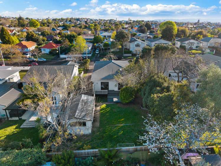 15 Chatham Avenue Mount Albert_32