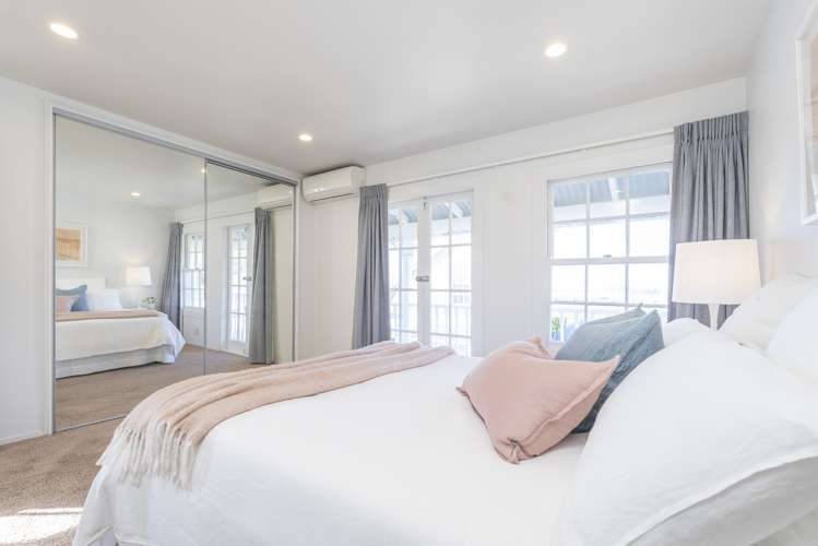 16 Beach Road Northcote Point_13