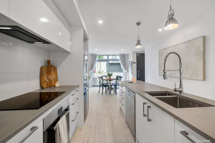 4 Watermill Lane Silverdale_7