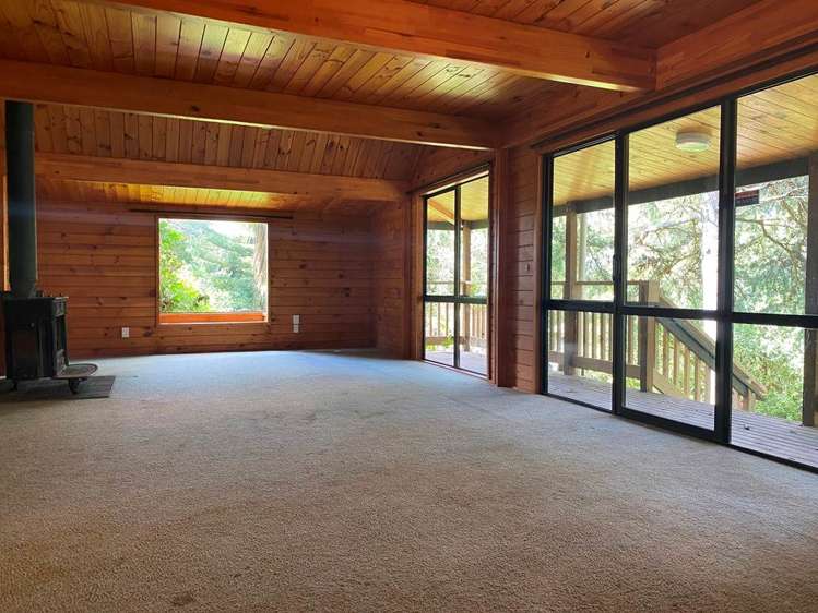 321 Redoubt Road Totara Park_2