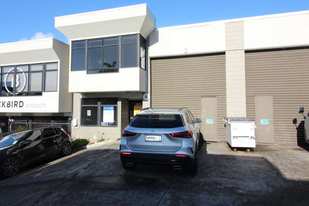 Wairau Valley office warehouse to lease