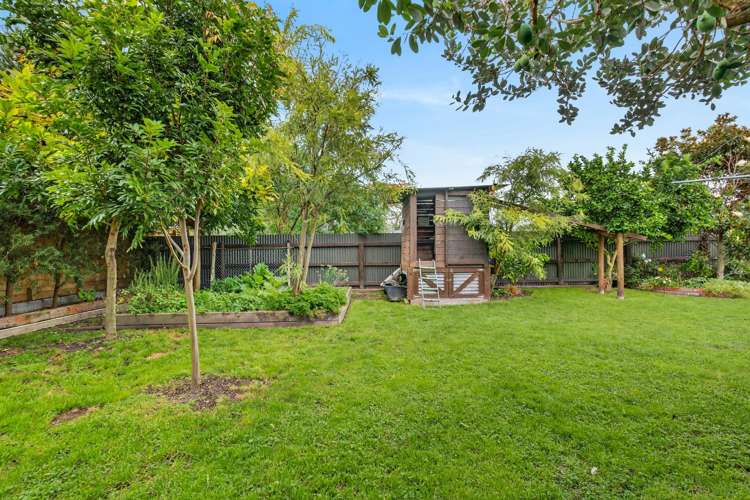 921 Willowpark Road North Mayfair_20