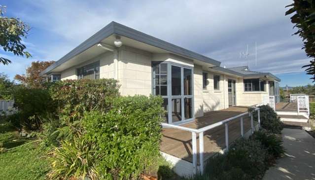 Spacious home on Lark St