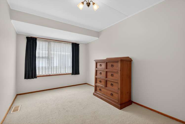 92 Peel Place Wainuiomata_12