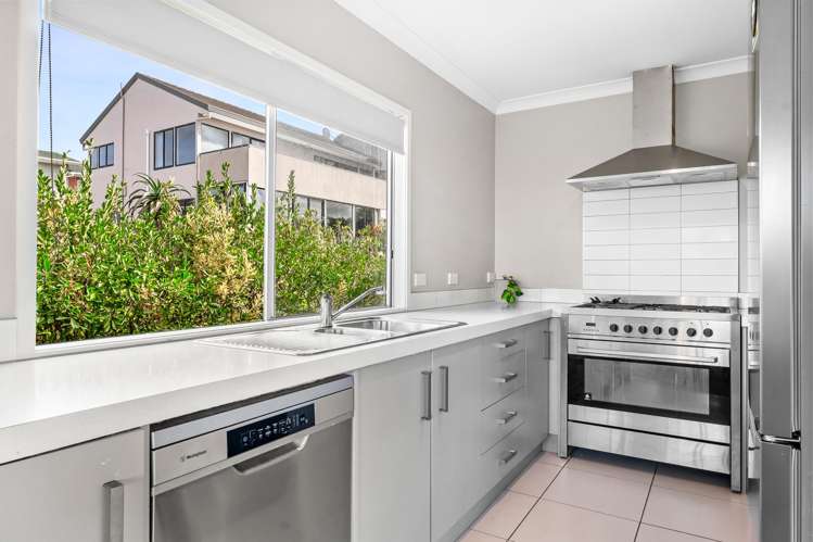 211 Royal Road Massey_16