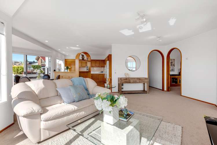 4 Dorrington Place Eastern Beach_13