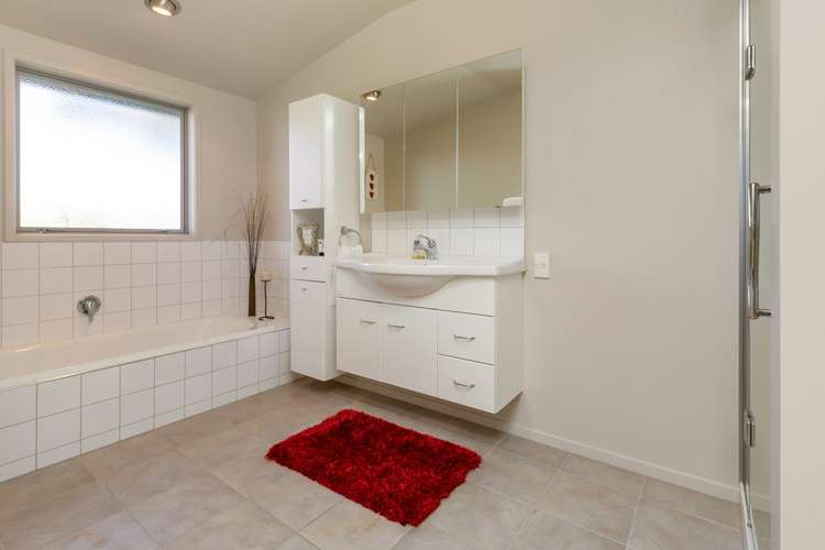 12 Hoihere Drive (Pvt) One Tree Point_20