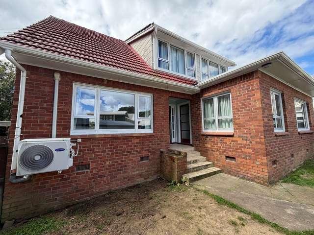 Spacious 6 Bed 2 Bath Home