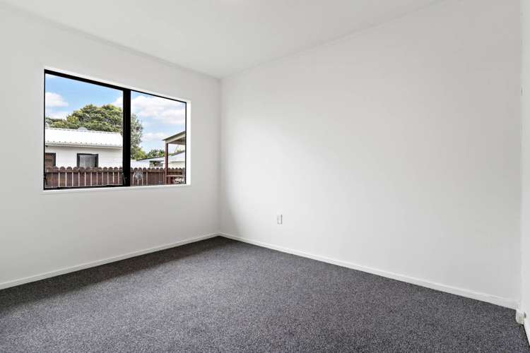 2/10 Trevor Hosken Drive Wiri_9