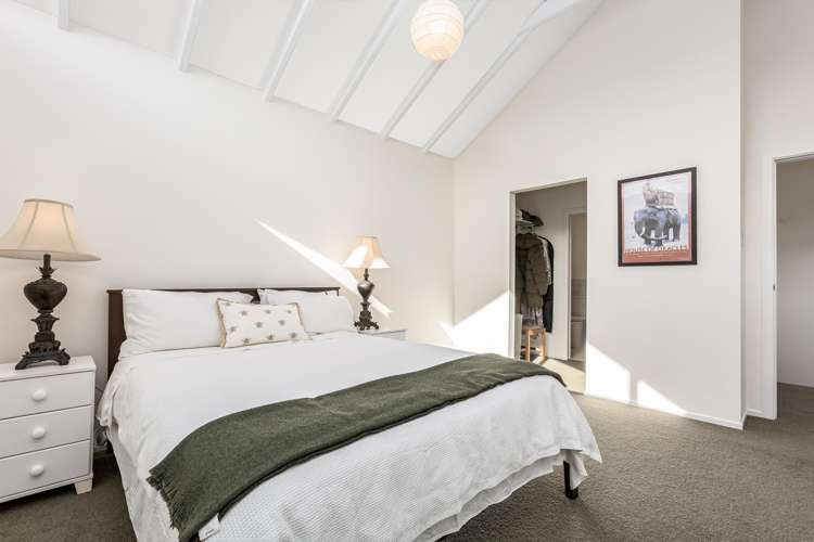 9 Dover Street Island Bay_12