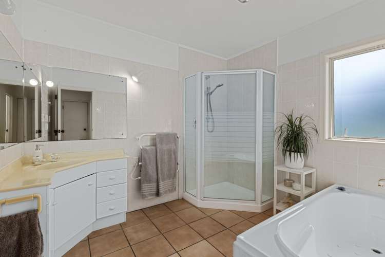 1479 East Coast Road Redvale_10