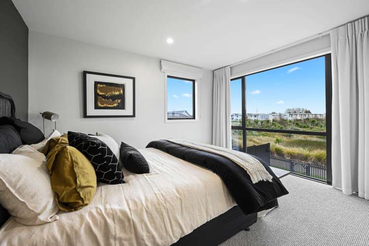 53 Probert Crescent Chartwell_13