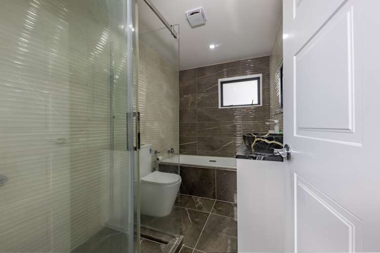 17 Tania Place Blockhouse Bay_19