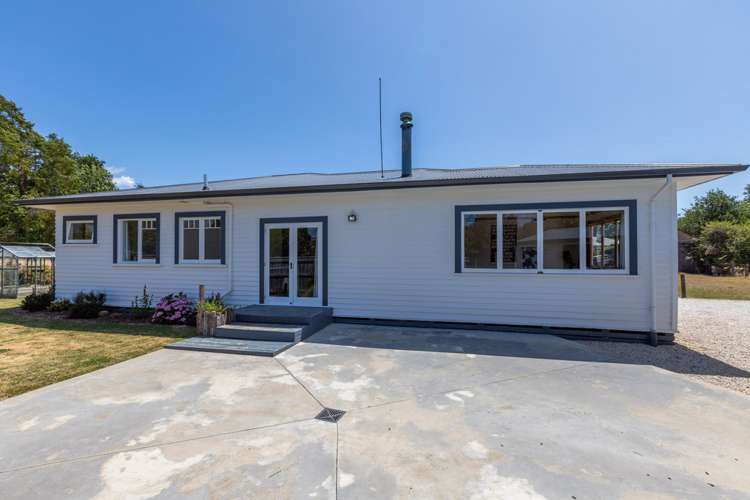 28 Eighty Eight Valley Road Wakefield_1