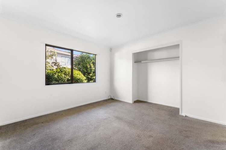 25 Loughanure Place Massey_11