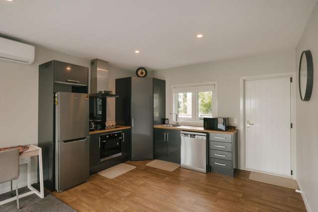 8A Cuba Street Takaro_4