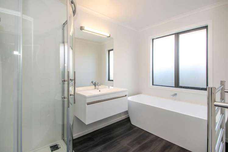 17 Harvard Road Burleigh_11