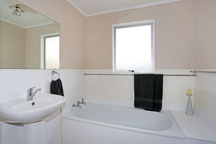 11 Henry Curd Terrace Pukekohe_18