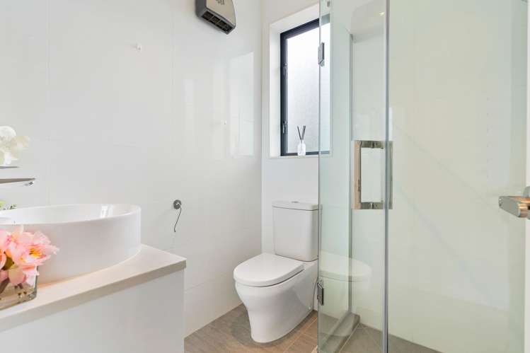 36 Matahae Drive Flat Bush_12