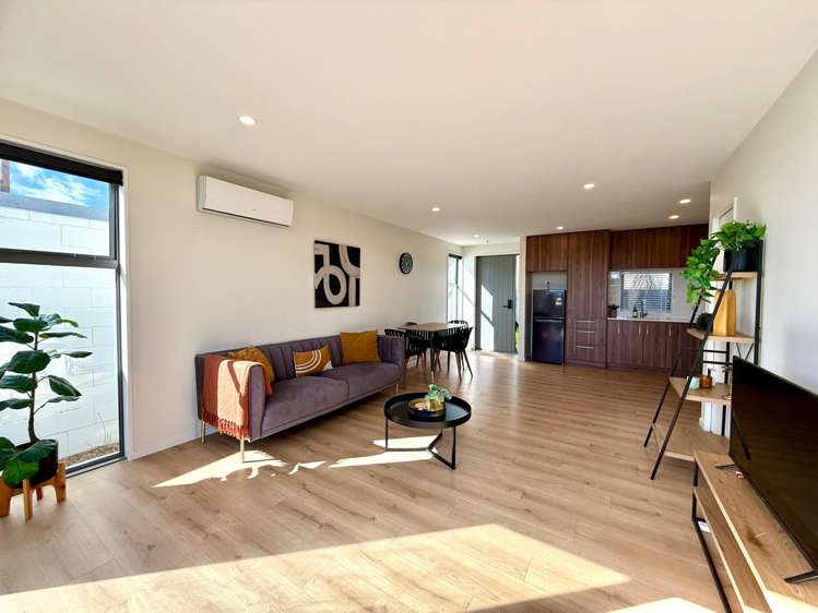  2/6 Manning Place Woolston_3