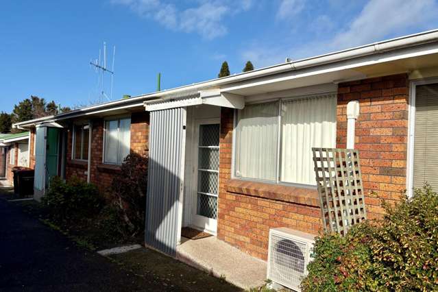Two Bedroom Unit Close to Town