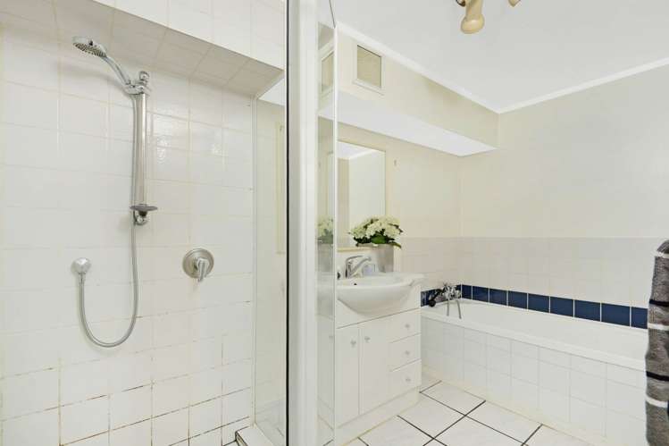 15/19a Verbena Road Birkdale_12