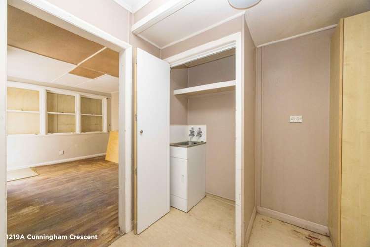 1213–1225 Cunningham Crescent Mayfair_40