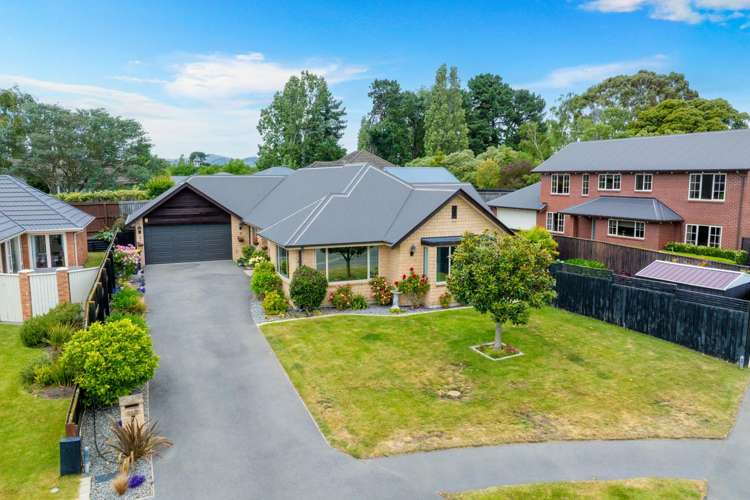 7 Strathmore Gardens Burwood_8