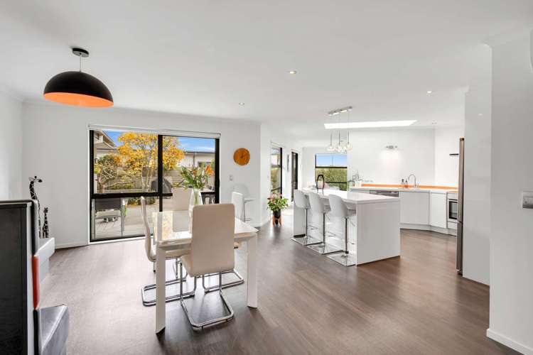 29 Araucana Way Burwood_16