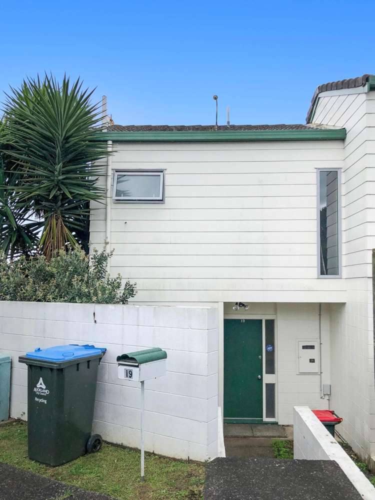 19 Fred Woodward Place Mt Roskill_0
