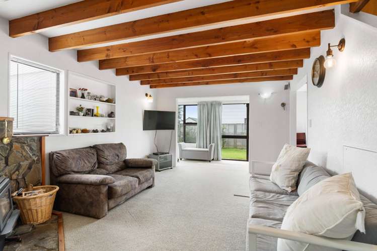 106 Everitt Crescent_5
