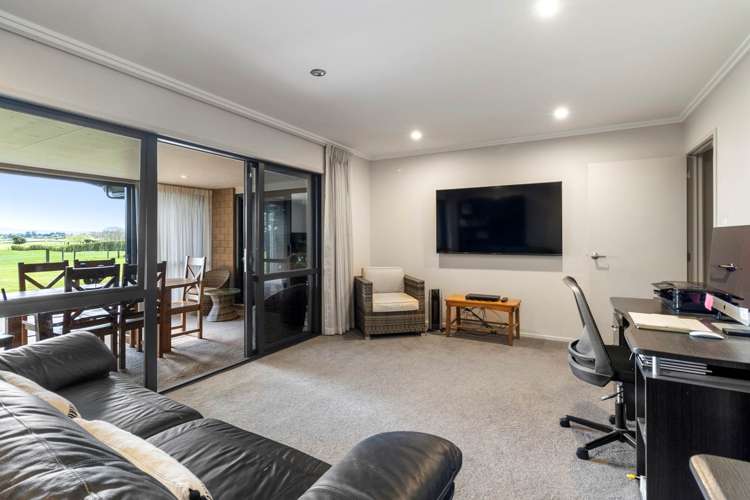 64 Hawthorne Lane Kingseat_24