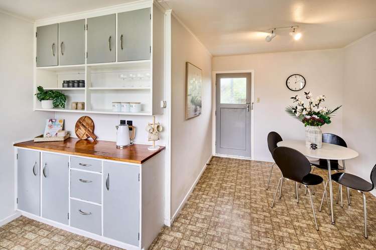 61 Davidson Crescent Tawa_5