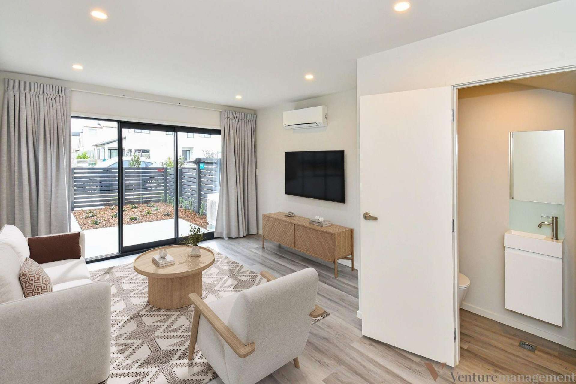 2/137 Hall Ave 10683_0