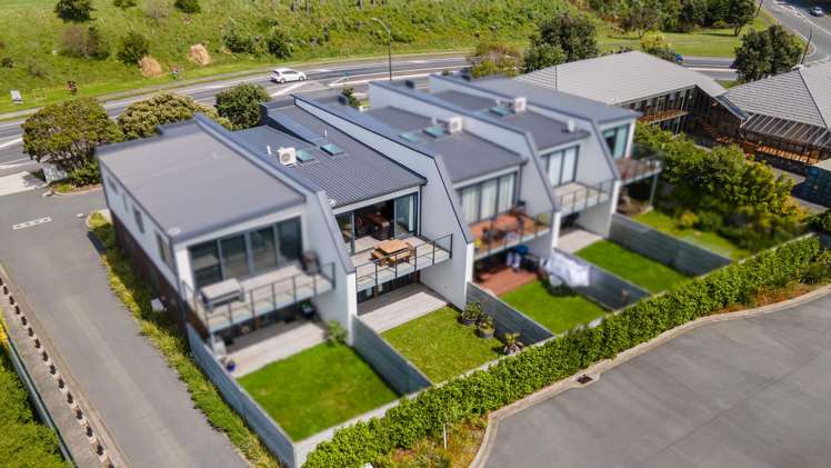 63b Whitford Brown Avenue Papakowhai_26