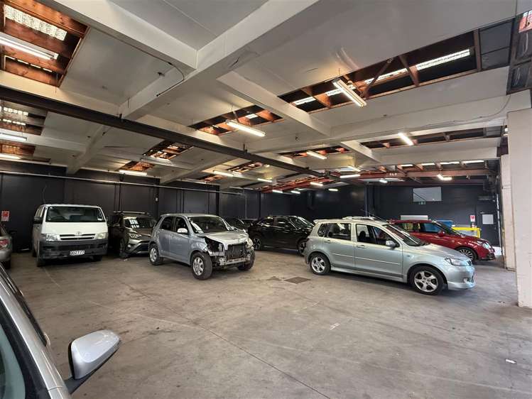 Main Building, 98 Main Road Tawa_11