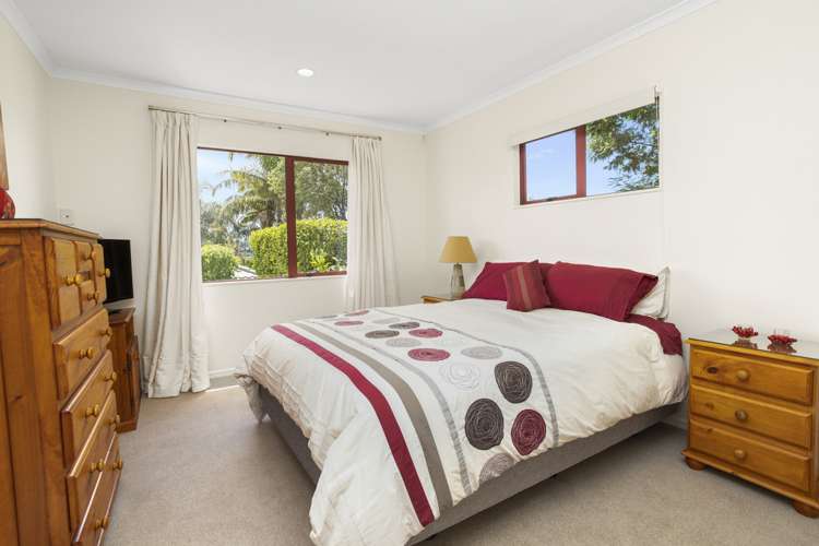 20 Lasque Place Glen Eden_17