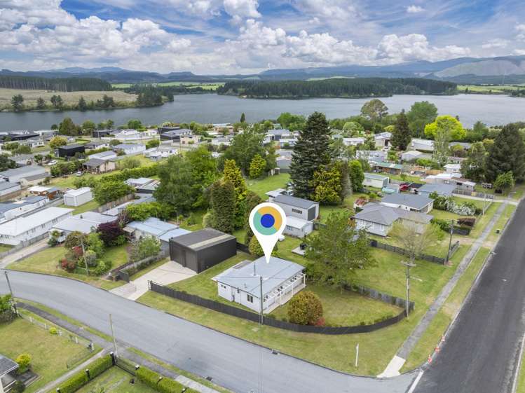 17 Lake Road Mangakino_11