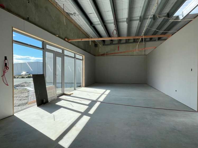 6/8 Lake Bryndwr Lane Burnside_6
