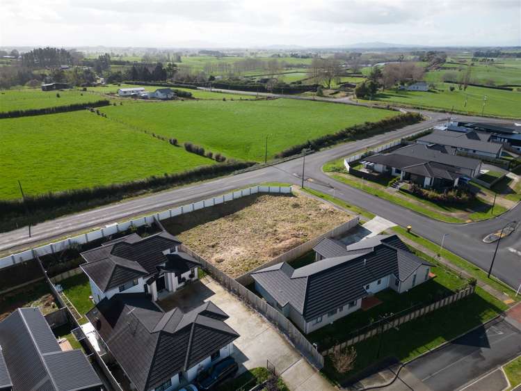 2 Waireka Road Rototuna North_7