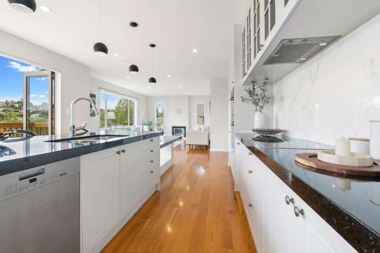 24 Remuremu Street Long Bay_24