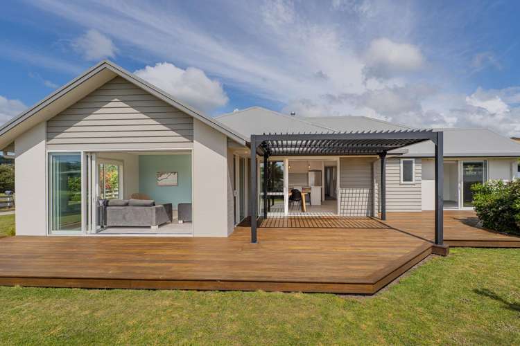 37 Longreach Drive Cooks Beach_21