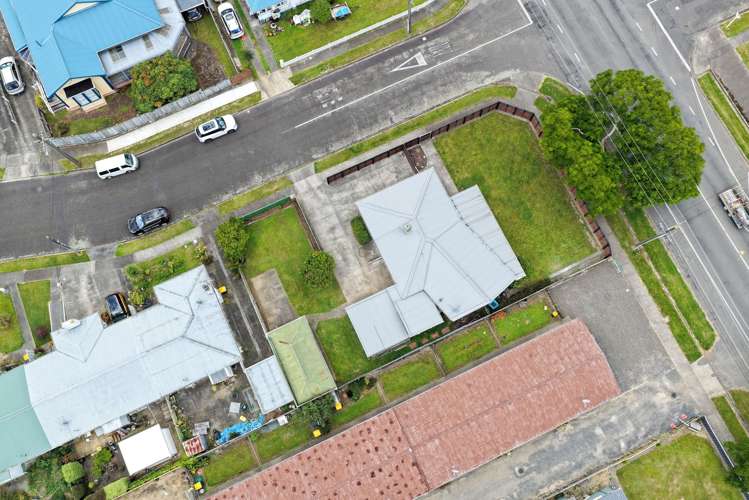 587 Queen Street East Levin_24