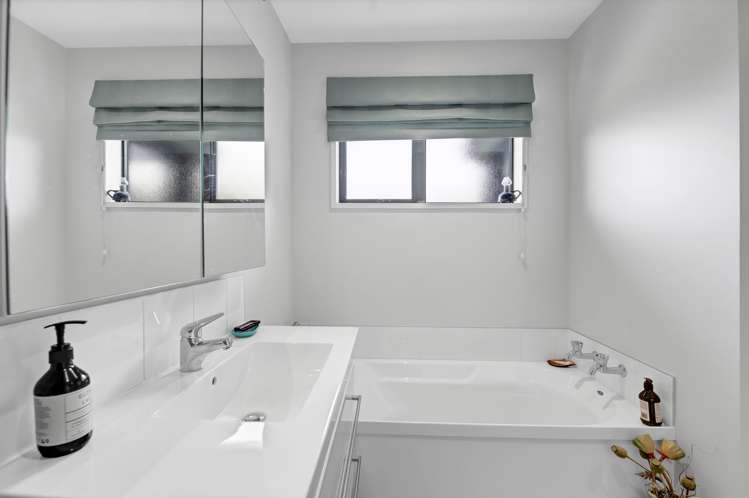 1/14 Gatonby Place Avonhead_13