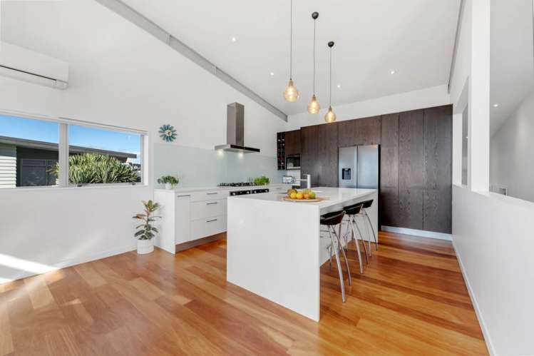 8 Intrepid Crescent Beachlands_7