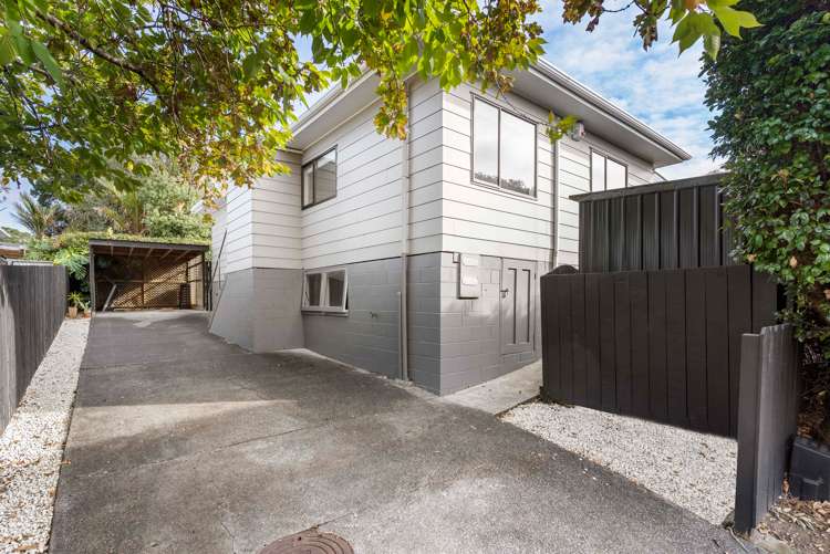 24 Bayside Avenue Te Atatu Peninsula_13