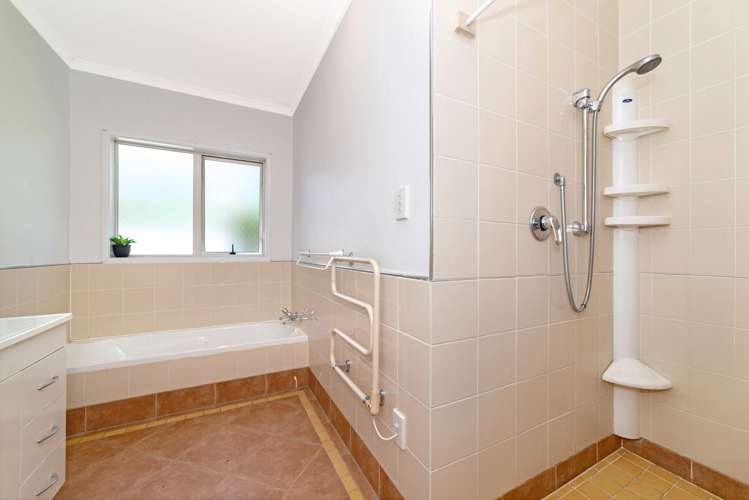 68 Potae Avenue Lytton West_15