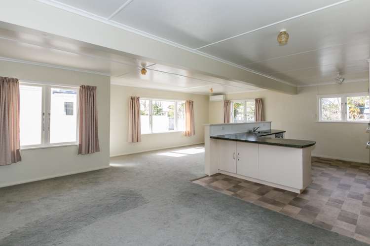 812 Oliphant Road Raureka_14