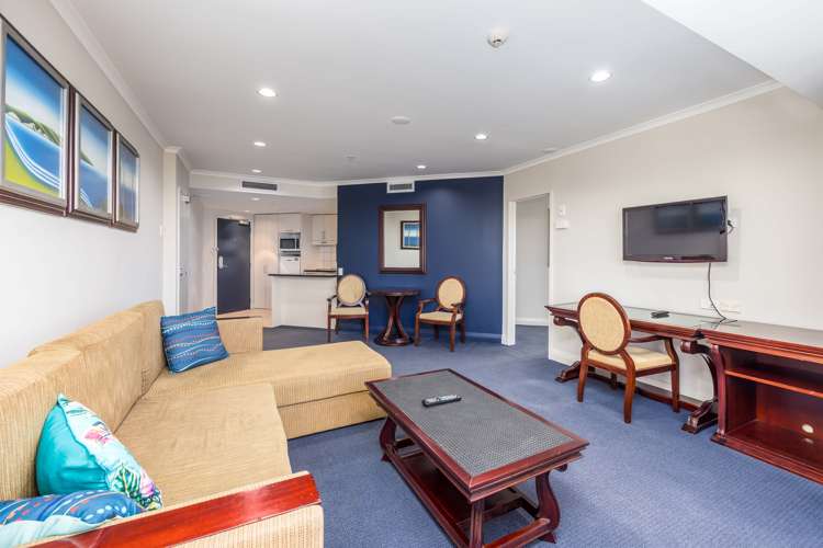 9-17 Byron Avenue_4