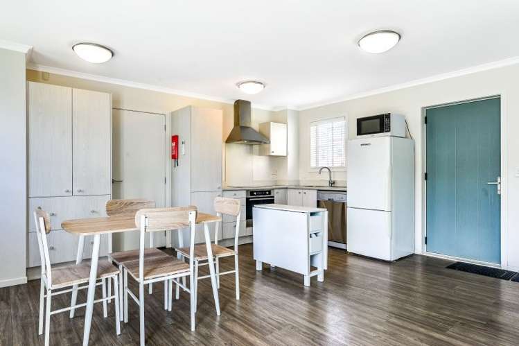 69 Chiefs Court Hamilton East_6